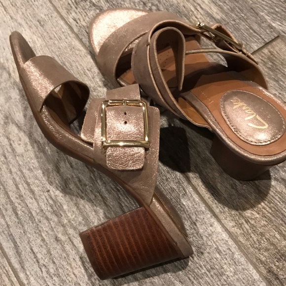 Clark’s  buckle strap size 5 mules ralene rose - Picture 2 of 2